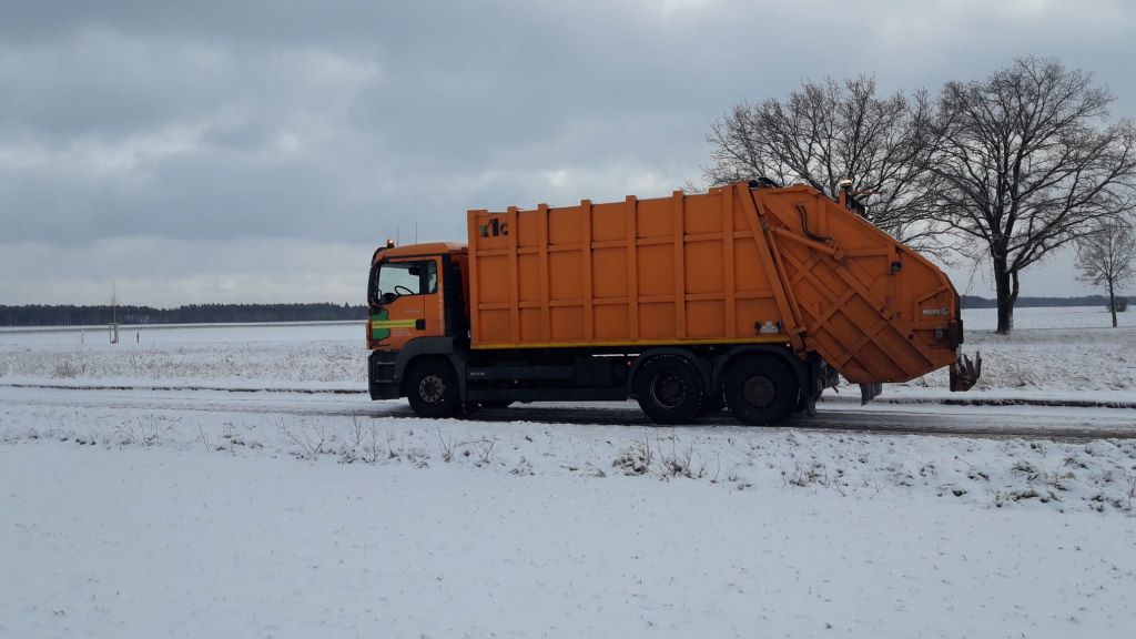 Der Winterzauber im Altmarkkreis Salzwedel sorgt in der Abfuhr für erschwerte Bedingungen.